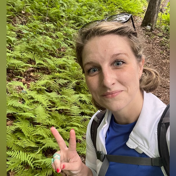 Meet your Posher, Jess - Picture 3 of 5